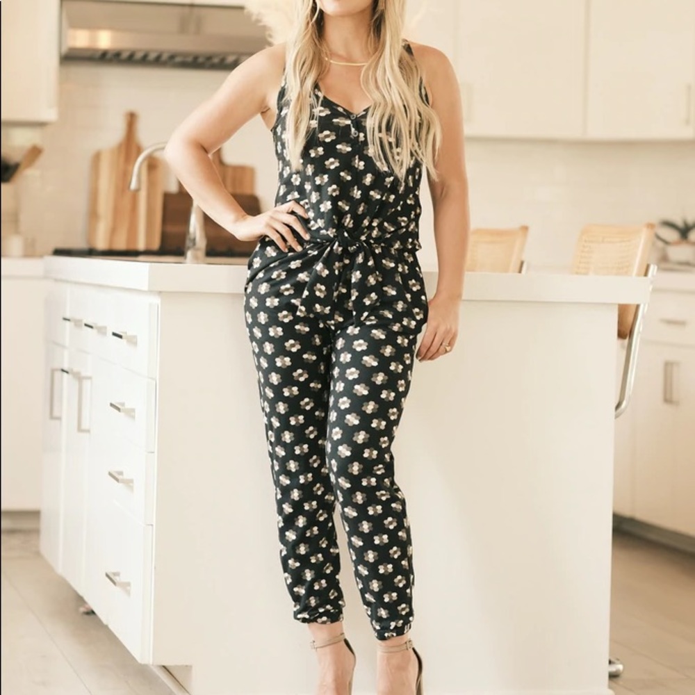 Smash and tess Hilary duff collab ditzy daisy romper.